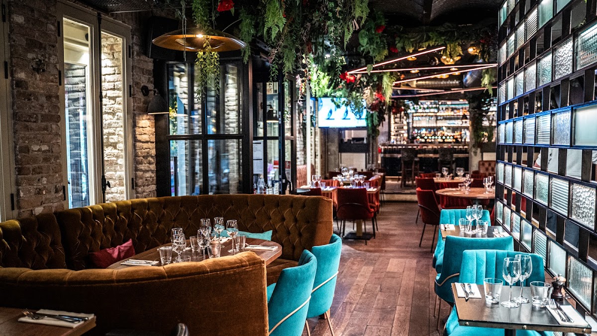 Pub St Germain 1