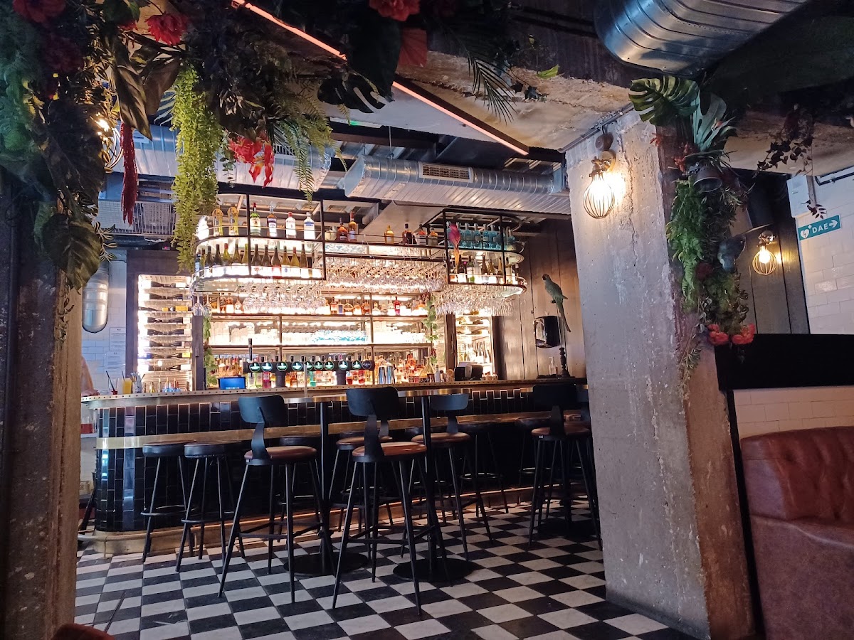 Pub St Germain 2